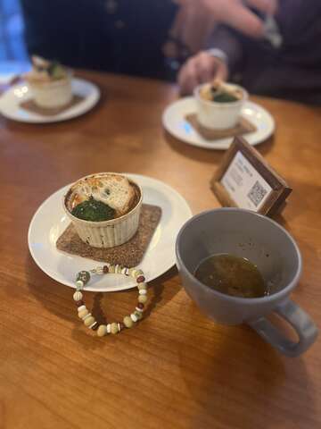 コーヒーやケーキの写真（イベントの軽食案内）